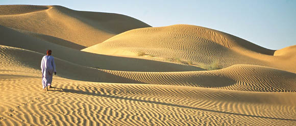 walking in the dunes of the Rub al-Khali